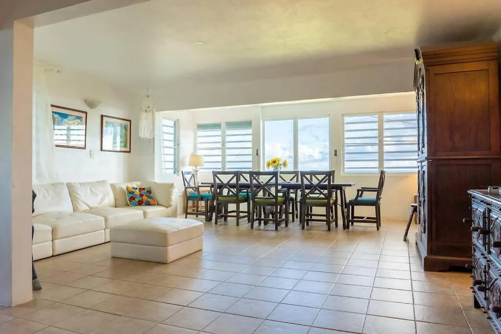 Hill Top Apartment With 360 Degree Balcony View Vieques